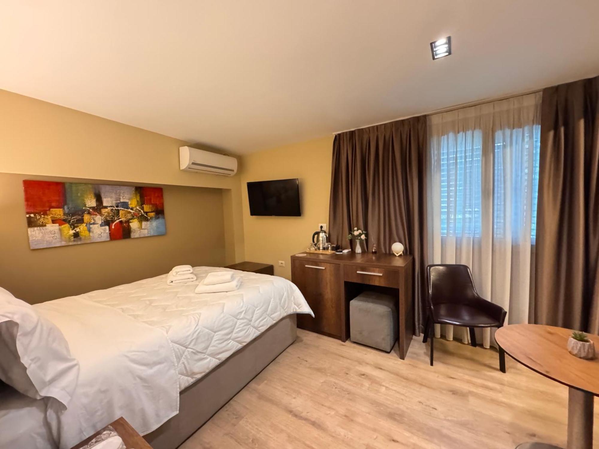 4R Colombo Hotel Tirana Exterior photo