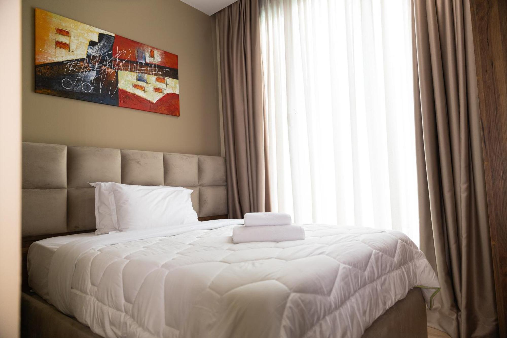 4R Colombo Hotel Tirana Exterior photo