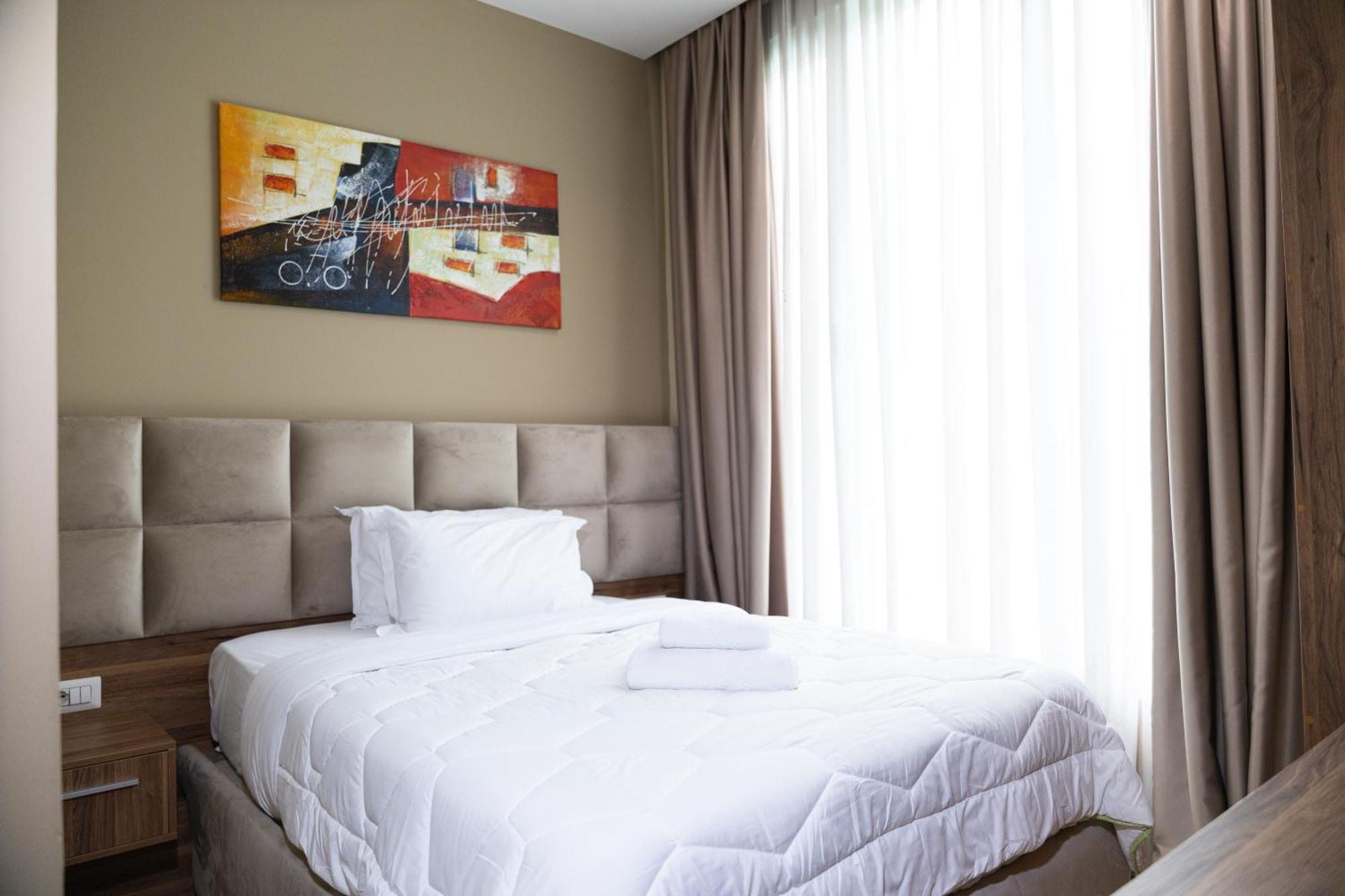 4R Colombo Hotel Tirana Exterior photo