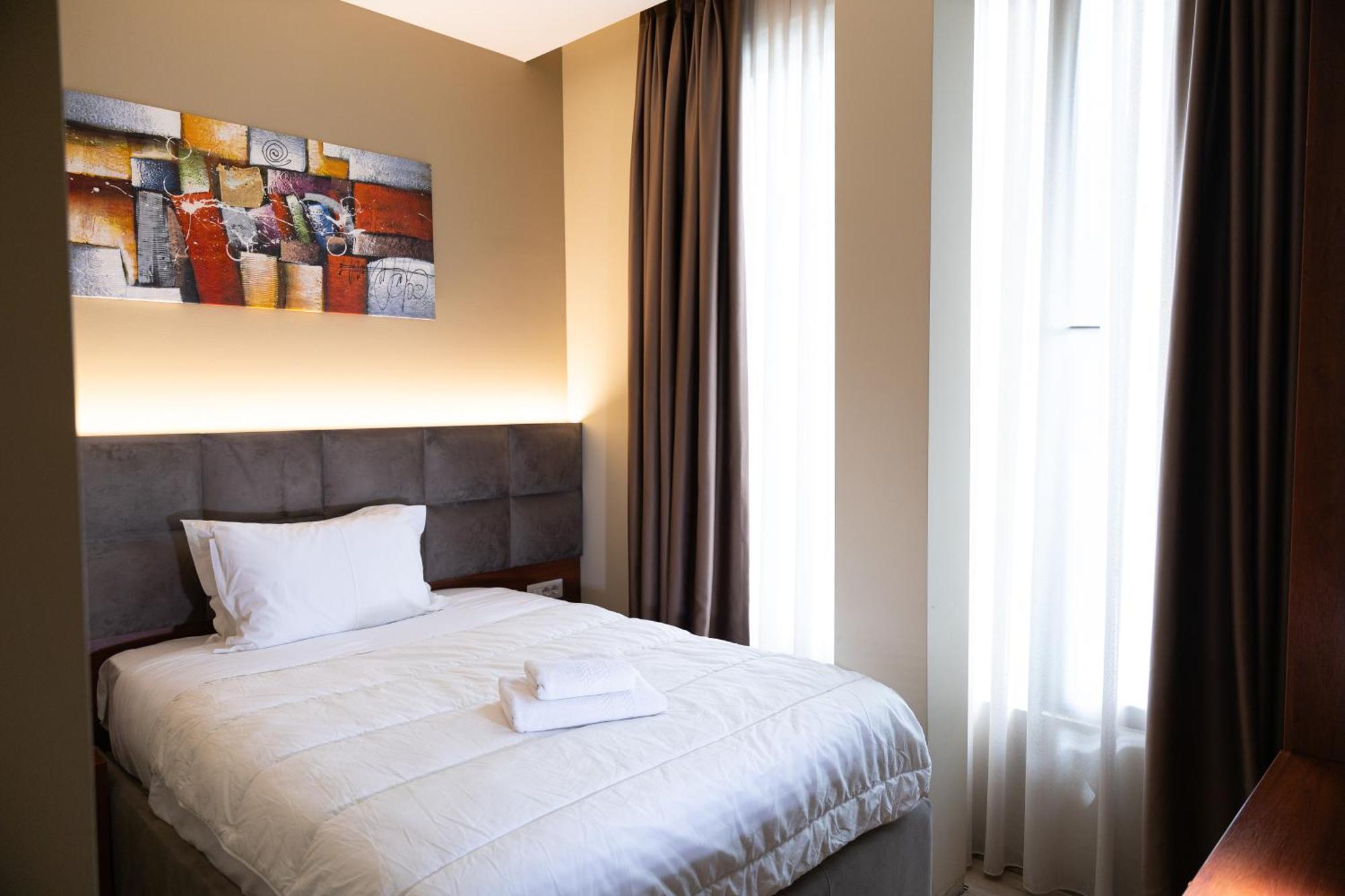 4R Colombo Hotel Tirana Exterior photo